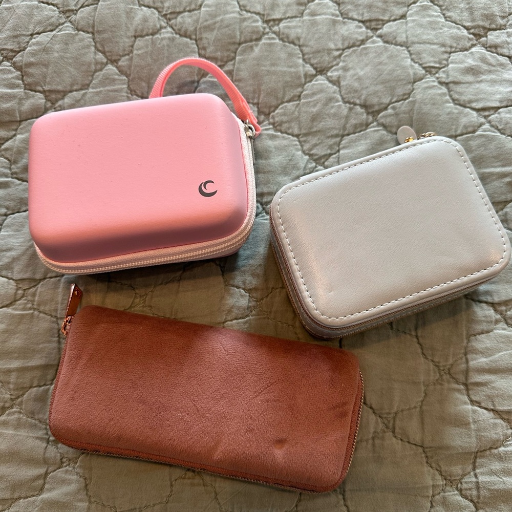 Lot of 3 Women's travel accessories